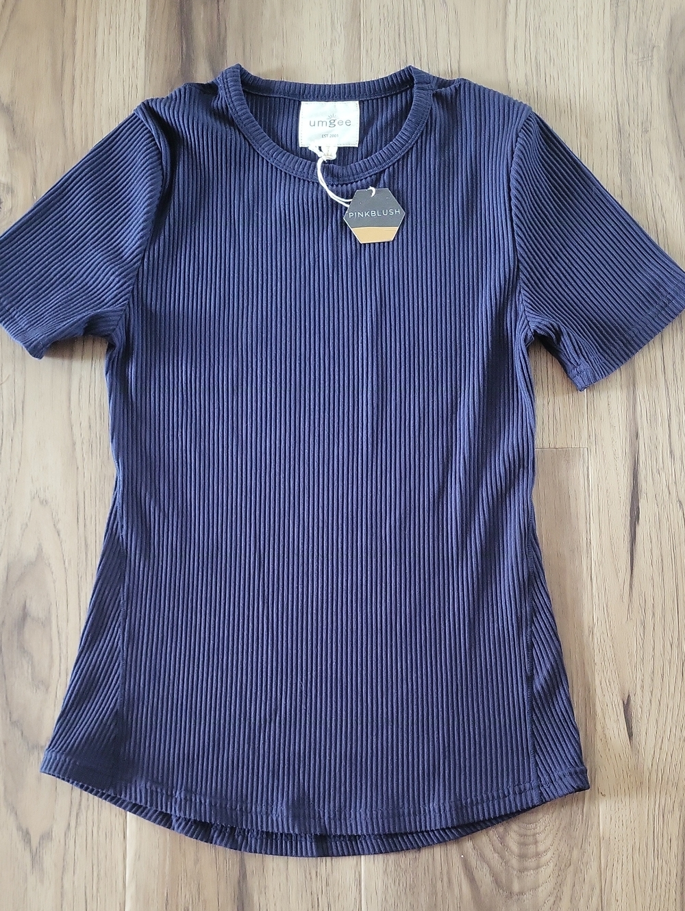 Umgee Ribbed Short Sleeve Tee in Navy Blue
